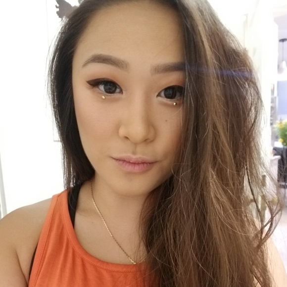 Meet your Posher, Gloria - Picture 1 of 1